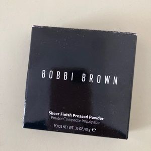 Bobbi Brown sheer finish pressed powder : pale yellow